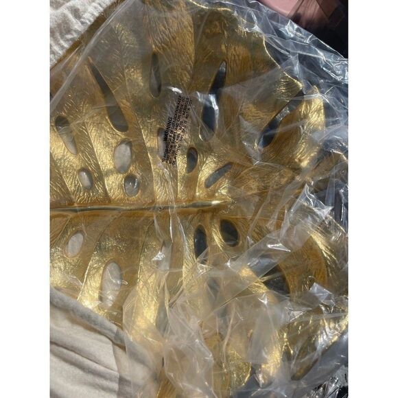 Michael Aram Monstera Leaf Gold Centerpiece - Picture 2 of 3